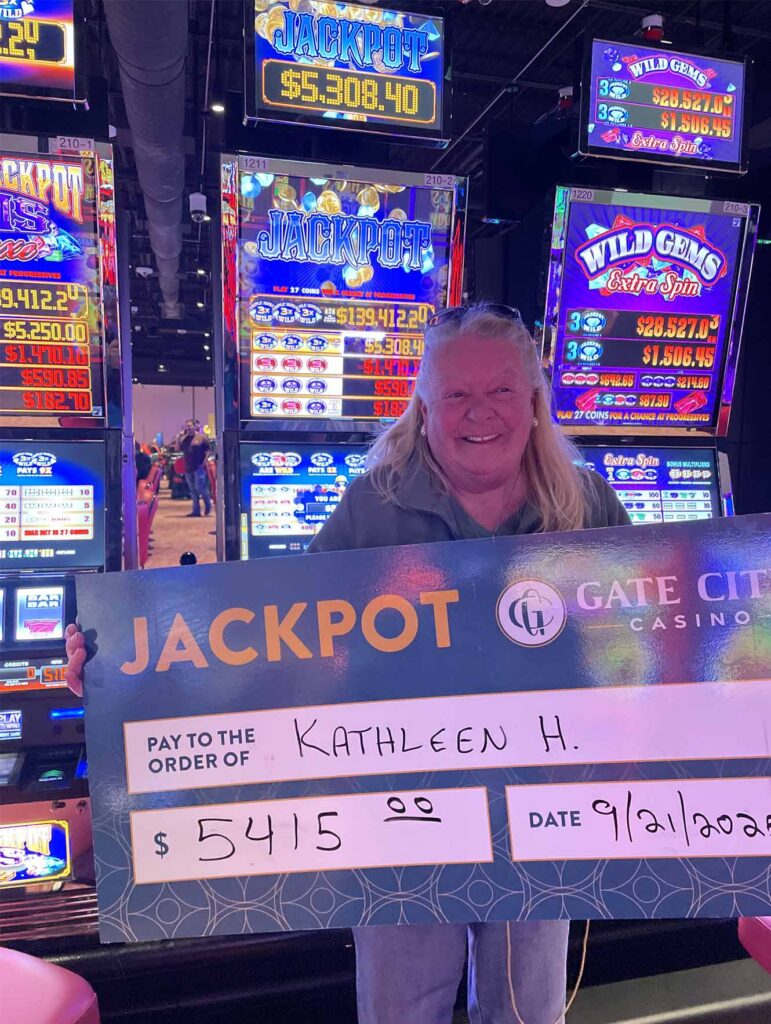 Jackpot Gems Deluxe- $5,415.00